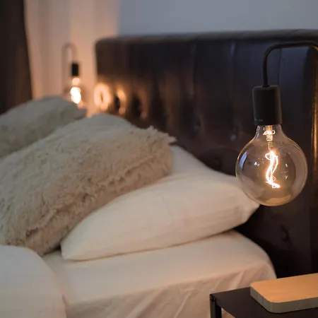 Velaris Downtown Retreat شقة بوخارست