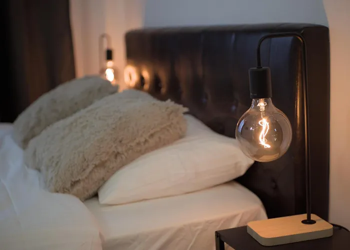 Velaris Downtown Retreat شقة بوخارست