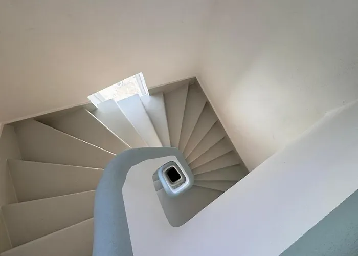 شقة Velaris Downtown Retreat *