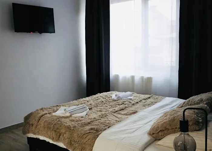 Velaris Downtown Retreat شقة بوخارست