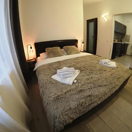 Velaris Downtown Retreat Апартаменти