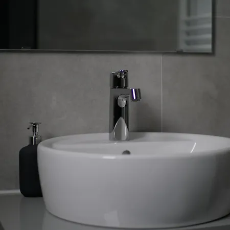 Velaris Downtown Retreat Апартаменты *