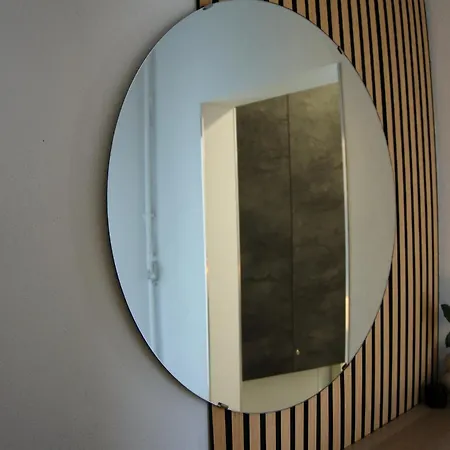 Апартаменты Velaris Downtown Retreat